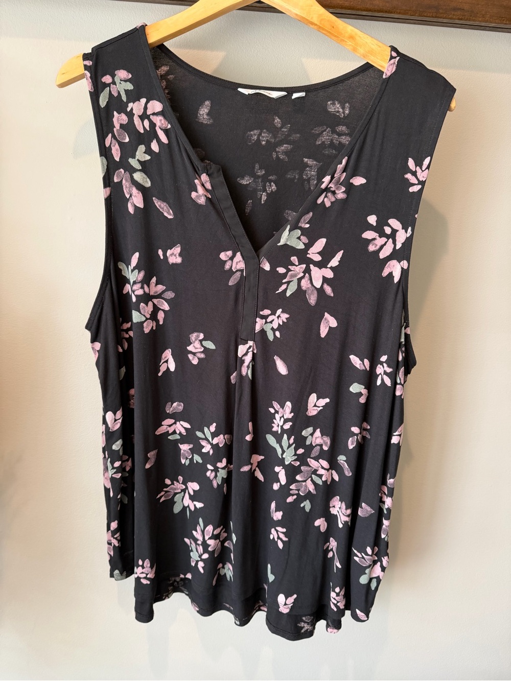 Reitmans Black Sleeveless V-Neck Tank with Pink Floral Print